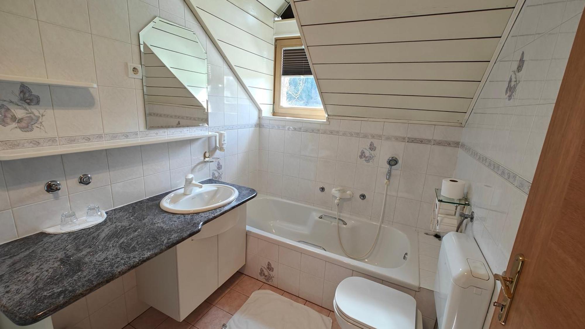 Guesthouse Pri Zalogarju Zelezniki Esterno foto