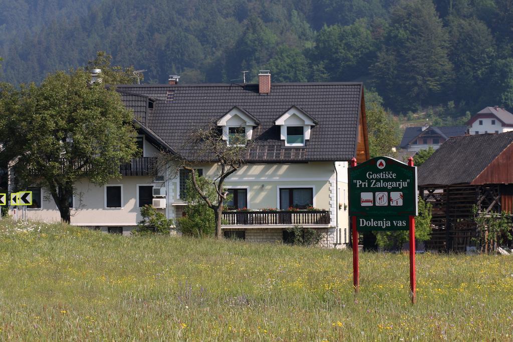 Guesthouse Pri Zalogarju Zelezniki Esterno foto
