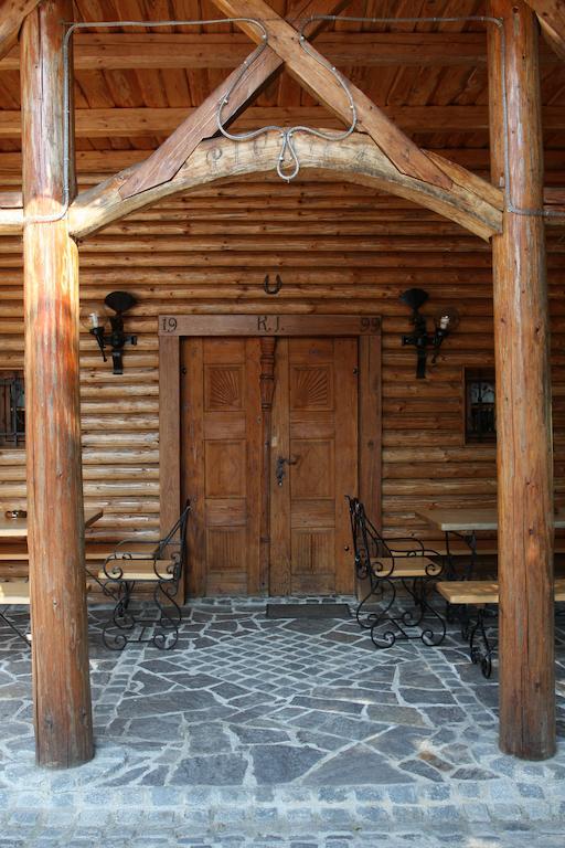 Guesthouse Pri Zalogarju Zelezniki Esterno foto