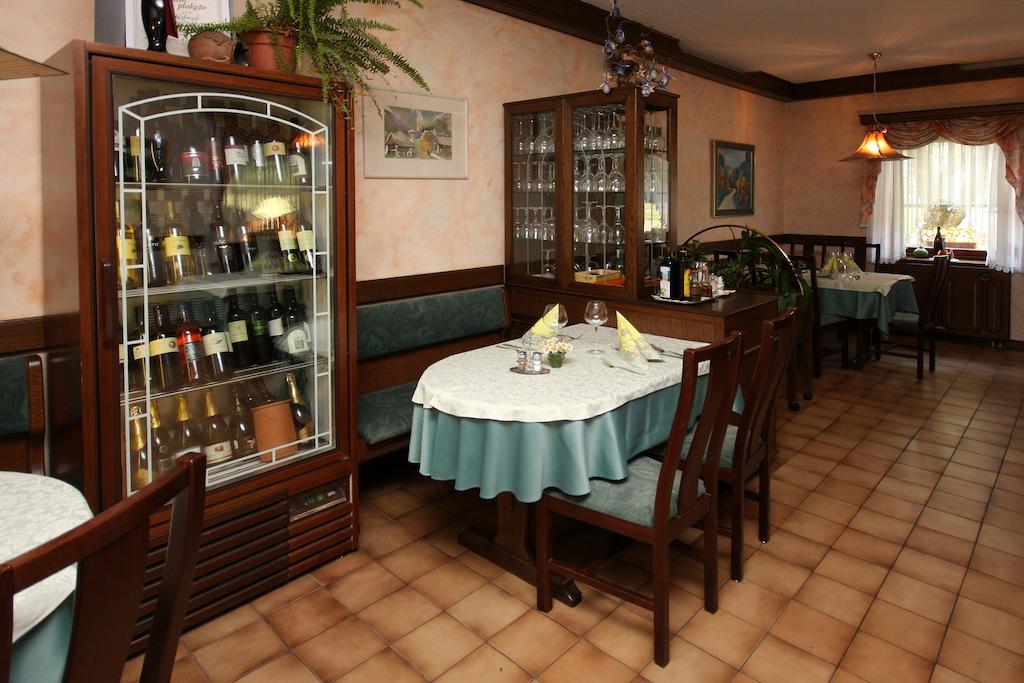 Guesthouse Pri Zalogarju Zelezniki Esterno foto